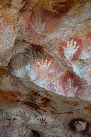 Rock art near the Cuevo de las manos.の写真素材