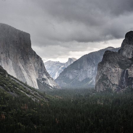 A snow storm approaching Yosemite Valley. Yosemite National Park, California, USA.の写真素材