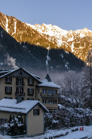 CHAMONIX DE MONT BLANC, FRANCE, DECEMBER 24, 2017. Snow covered streets of Chamonix de Mont Blanc in early winter. This popular tourist destination was hit by massive snow fall around this time.のeditorial素材