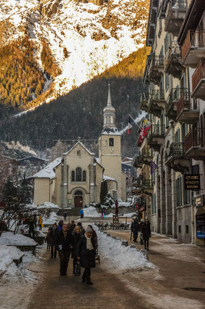 CHAMONIX DE MONT BLANC, FRANCE, DECEMBER 24, 2017. Snow covered streets of Chamonix de Mont Blanc in early winter. This popular tourist destination was hit by massive snow fall around this time.のeditorial素材
