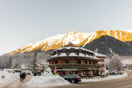CHAMONIX DE MONT BLANC, FRANCE, DECEMBER 24, 2017. Snow covered streets of Chamonix de Mont Blanc in early winter. This popular tourist destination was hit by massive snow fall around this time.のeditorial素材