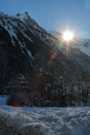 CHAMONIX DE MONT BLANC, FRANCE, DECEMBER 24, 2017. Snow covered streets of Chamonix de Mont Blanc in early winter. This popular tourist destination was hit by massive snow fall around this time.のeditorial素材