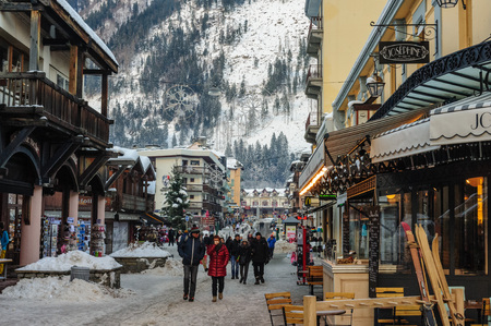 CHAMONIX DE MONT BLANC, FRANCE, DECEMBER 24, 2017. Snow covered streets of Chamonix de Mont Blanc in early winter. This popular tourist destination was hit by massive snow fall around this time.のeditorial素材