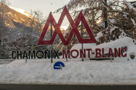 CHAMONIX DE MONT BLANC, FRANCE, DECEMBER 24, 2017. Snow covered streets of Chamonix de Mont Blanc in early winter. This popular tourist destination was hit by massive snow fall around this time.のeditorial素材