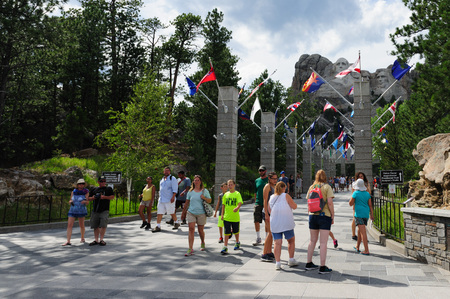 Mount Rushmore SD, July 11, 2017. Tourists entering an leaving Mount Rushmore National Monument on July 11. Mt. Rushmore is a historic US site in South Dakota and a popular tourist destination.のeditorial素材