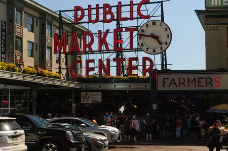 Seattle, WA. July 18, 2017. Busy people shopping at the Public Farmers market in Pike Street in Down Town Seattle. Pike street market is famous for its fresh daily produce.のeditorial素材