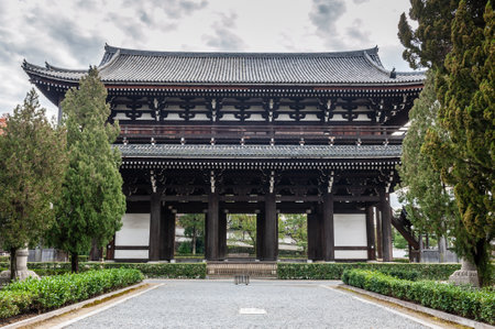 Kyoto, Japan - December 29, 2019. Exterior of the Rinzaishu-Daihonzan Tofukuji Temple in central Kyoto.のeditorial素材