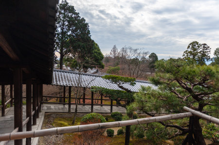 Kyoto, Japan - December 29, 2019. Exterior shot of the Senqukukan Canyon gardens and Tsutenkyo bridge in Kyoto, part of the Tofuki-Ji Temple complex.のeditorial素材