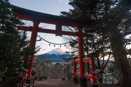 Shimoyoshida, Japan - December 27, 2019. Mount fuji as seen from the famous Chureito Pagoda.のeditorial素材