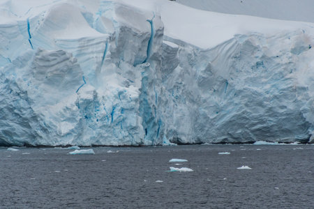 A tranquil Antarctic landscape, near Graham passage, on the Antarctic Peninsula.の写真素材