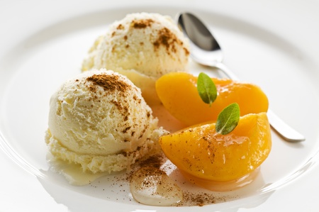 Refreshing apricot ice cream close up shoot
の写真素材