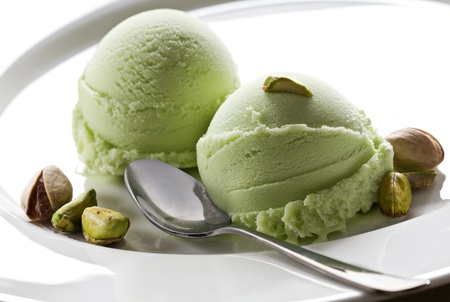 Pistachio ice cream on a plate close up shoot 
の写真素材