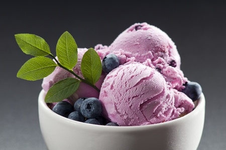Blueberry ice cream in a bowl close up shootの写真素材