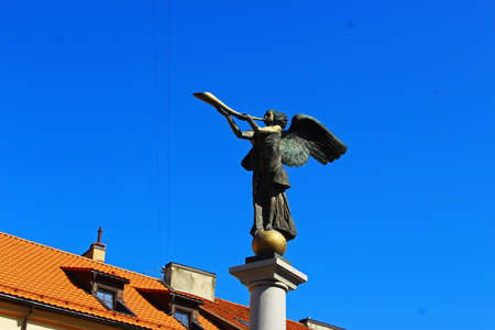 Angel Satute on buildingの写真素材