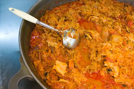 Cabbage soup in to the cooking potの写真素材