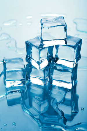 melting ice cubes
の写真素材