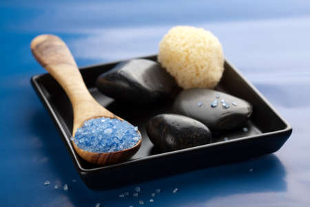 herbal salt and spa stones
の写真素材