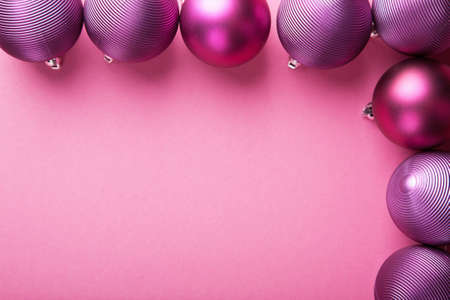 purple christmas balls border の写真素材