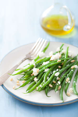 green beans salad with goat cheese and pine nuts 