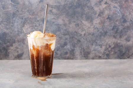 american ice cream float with soft drinkの写真素材