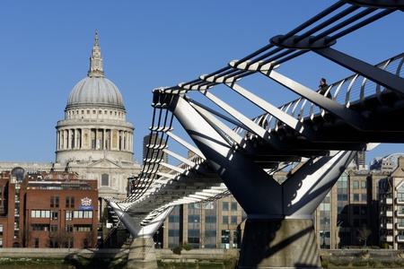 The London Millennium Footbridge over the river Thames in London, England, UKのeditorial素材