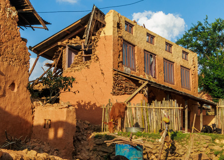 KOT DANDA, LALITPUR, NEPAL - MAY 2, 2015: Damaged houses after the 7.8 earthquake that hit Nepal on April 25, 2015.のeditorial素材