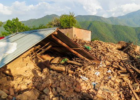 KOT DANDA, LALITPUR, NEPAL - MAY 2, 2015: Damaged house after the 7.8 earthquake that hit Nepal on April 25, 2015.のeditorial素材