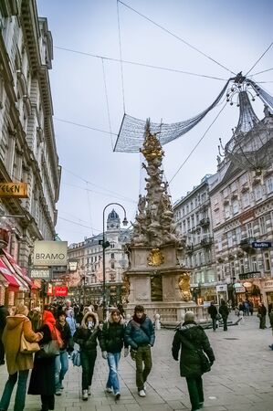 VIENNA, AUSTRIA - JANUARY 04: Plague Column on January 04, 2008 in Vienna, Austria. The column, called the Pestsaule, was inaugurated in 1693 after the end of last big plague epidemics.のeditorial素材