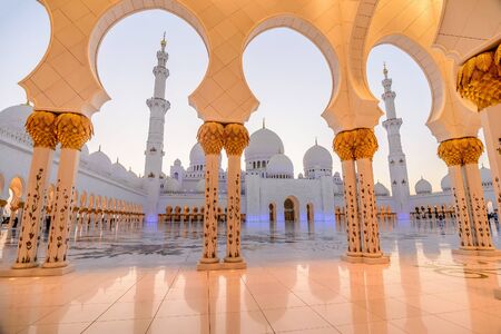 Sheikh Zayed Grand Mosque at dusk in Abu Dhabi, UAE
