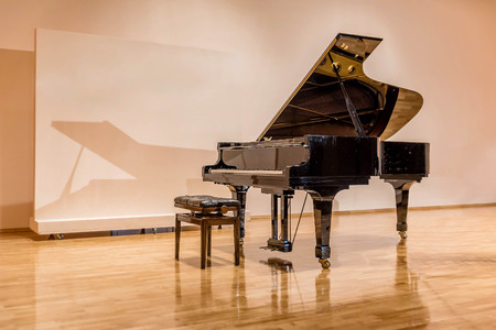 Black Grand piano at the concert Hallの写真素材
