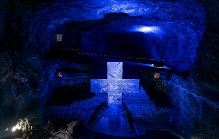 Cross and Thombstone in Zipaquira Salt Cathedral, Colombiaのeditorial素材