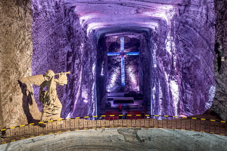 Cross and Thombstone in Zipaquira Salt Cathedral, Colombiaのeditorial素材