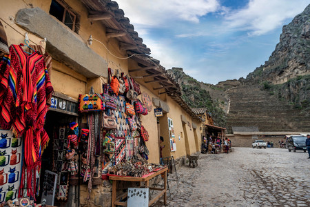Ollantaytambo, Peru- March 16, 2017:Local Villagers Market in Ollantaytambo, Peruのeditorial素材