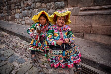 Ollantaytambo, Peru- March 17, 2017:Women in traditional dress in Ollantaytambo, Peruのeditorial素材