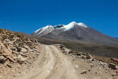 Dirt road to Highlands of Andes, Boliviaの写真素材