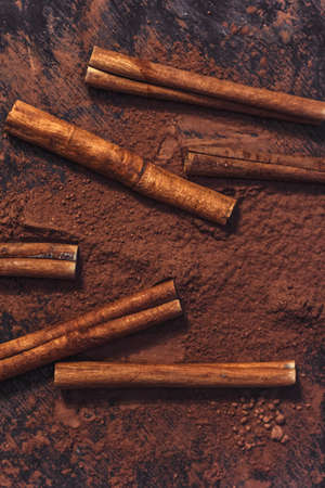 cinnamon sticks and ground cinnamon