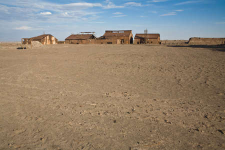 In 1872, the Guillermo Wendell Nitrate Extraction Company founded the saltpeter works of Santa Laura, while the region was still a part of Peru. In the same year, James Thomas Humberstone founded the "Peru Nitrate Company", establishing the works of "La Pの写真素材