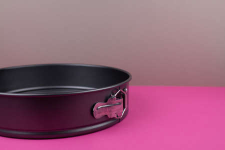 a round kitchen baking dish on background for cakesの写真素材