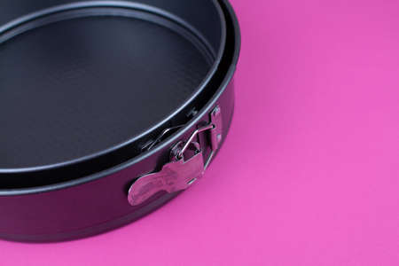 a round kitchen baking dish on background for cakesの写真素材