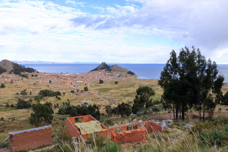 a view of the town of Copacabana, Boliviaの写真素材