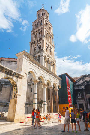 Split, Croatia, JULY 01, 2010: Unidentifed tourists visiting the Diocletian's Palace in Split. It's one of the most recognizable landmark of Croatiaのeditorial素材
