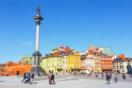 WARSAW, POLAND, 13 march 2016: View of Castle Square with Sigismund column in the Old Town in Warsaw, Polandのeditorial素材