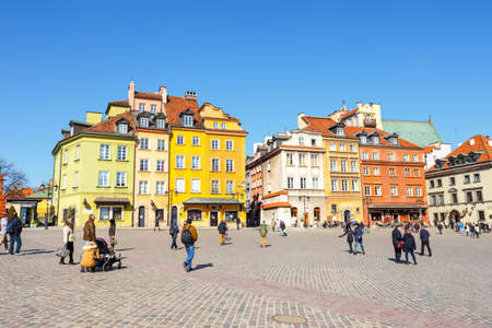 WARSAW, POLAND, 13 march 2016: Old town square in Warsaw in a sunny day. Warsaw is the capital of Polandのeditorial素材
