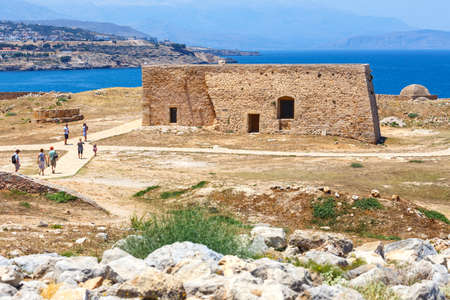 Rethymno, Crete - 27 Maj, 2016 : Unidentified people visit Venetian fortress Fortezza in Rethymno, Greeceのeditorial素材