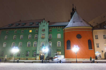 first snow in a small market in Krakow, Polandのeditorial素材