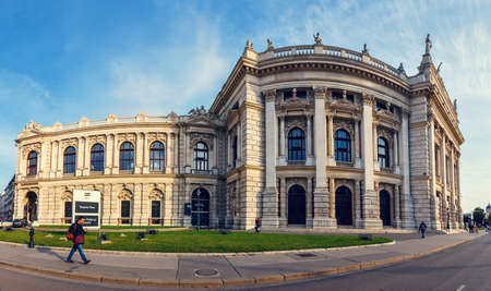VIENNA, AUSTRIA - OCTOBER 14, 2016: View of Vienna State Opera House -Staatsoper - in Vienna in the afternoon, Austriaのeditorial素材