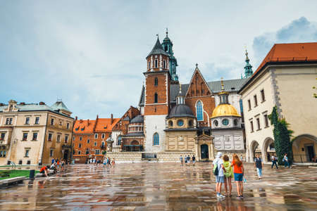 KRAKOW, POLAND, JULY 31, 2016: Cathedral on wawel hill with the stormy clouds in the backgroundのeditorial素材