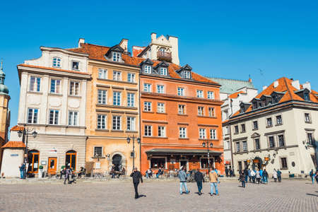 WARSAW, POLAND, 13 march 2016: Old town square in Warsaw in a sunny day. Warsaw is the capital of Polandのeditorial素材