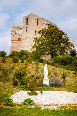 Ruins of the castle in Kazimierz Dolny at Vistula river in Polandの写真素材