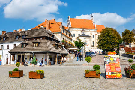 Kaziemierz Dolny, Poland, August 31, 2018: Unidentified people walking on the old town of Kazimierz Dolny at Vistula river, Polandのeditorial素材